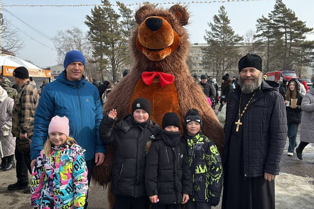 Иерей Владимир Яковченко принял участие в праздничных гуляниях в с. Михайловка