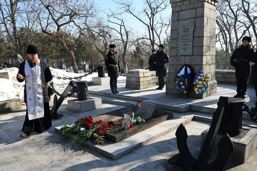 Клирики епархии совершили литию по погибшим морякам крейсера «Варяг» и канонерской лодки «Кореец»