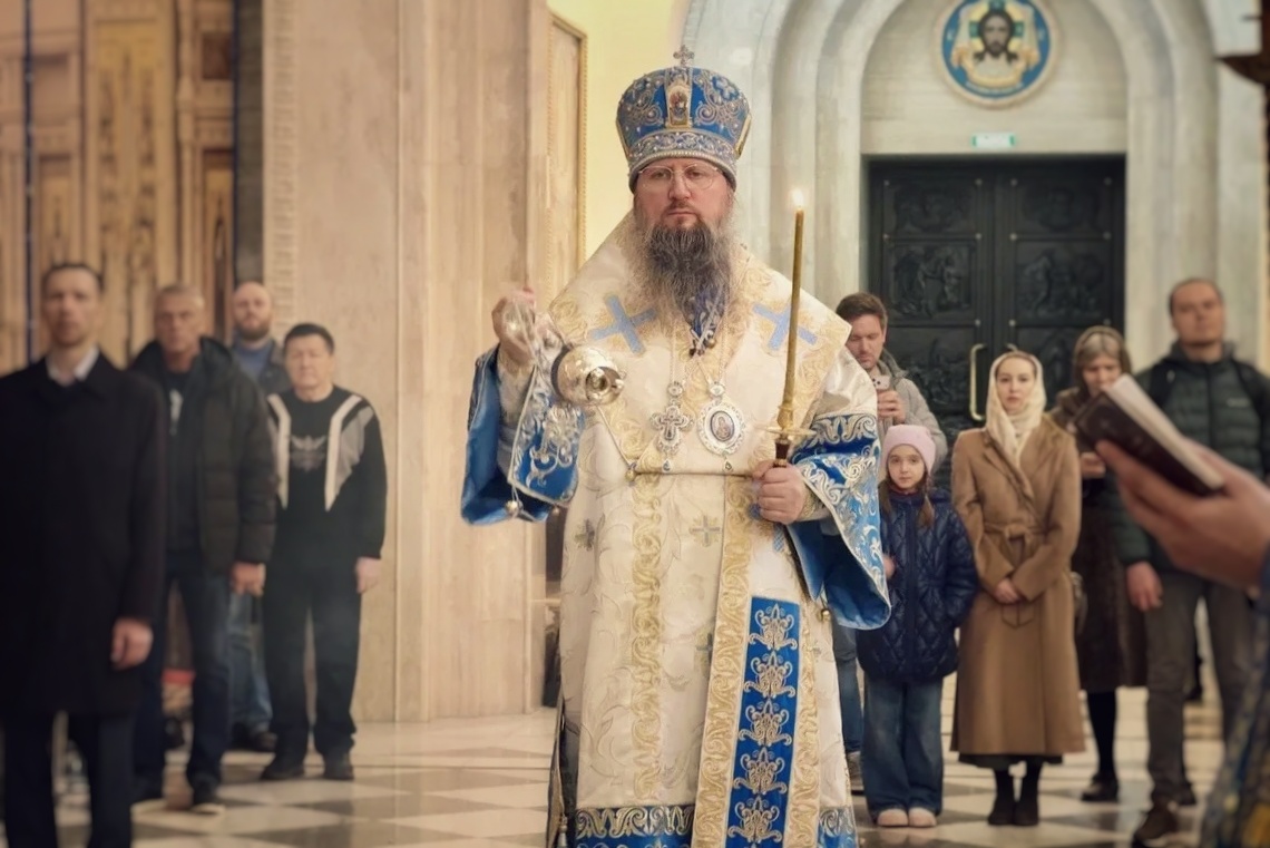 Митрополит Павел возглавил всенощное бдение в главном храме Приморья в канун праздника Благовещения