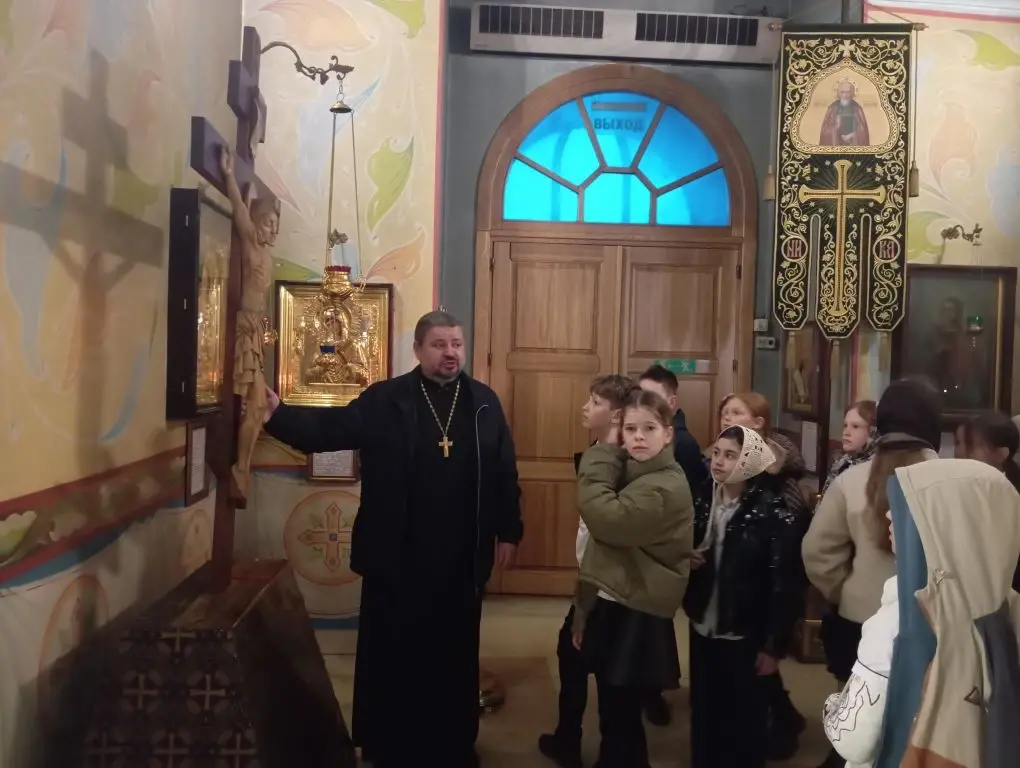 Экскурсия в Казанский собор для младших школьников.