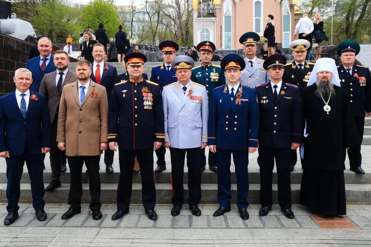 Глава митрополии принял участие в церемонии возложения цветов к Вечному огню мемориала «Боевая слава ТОФ»