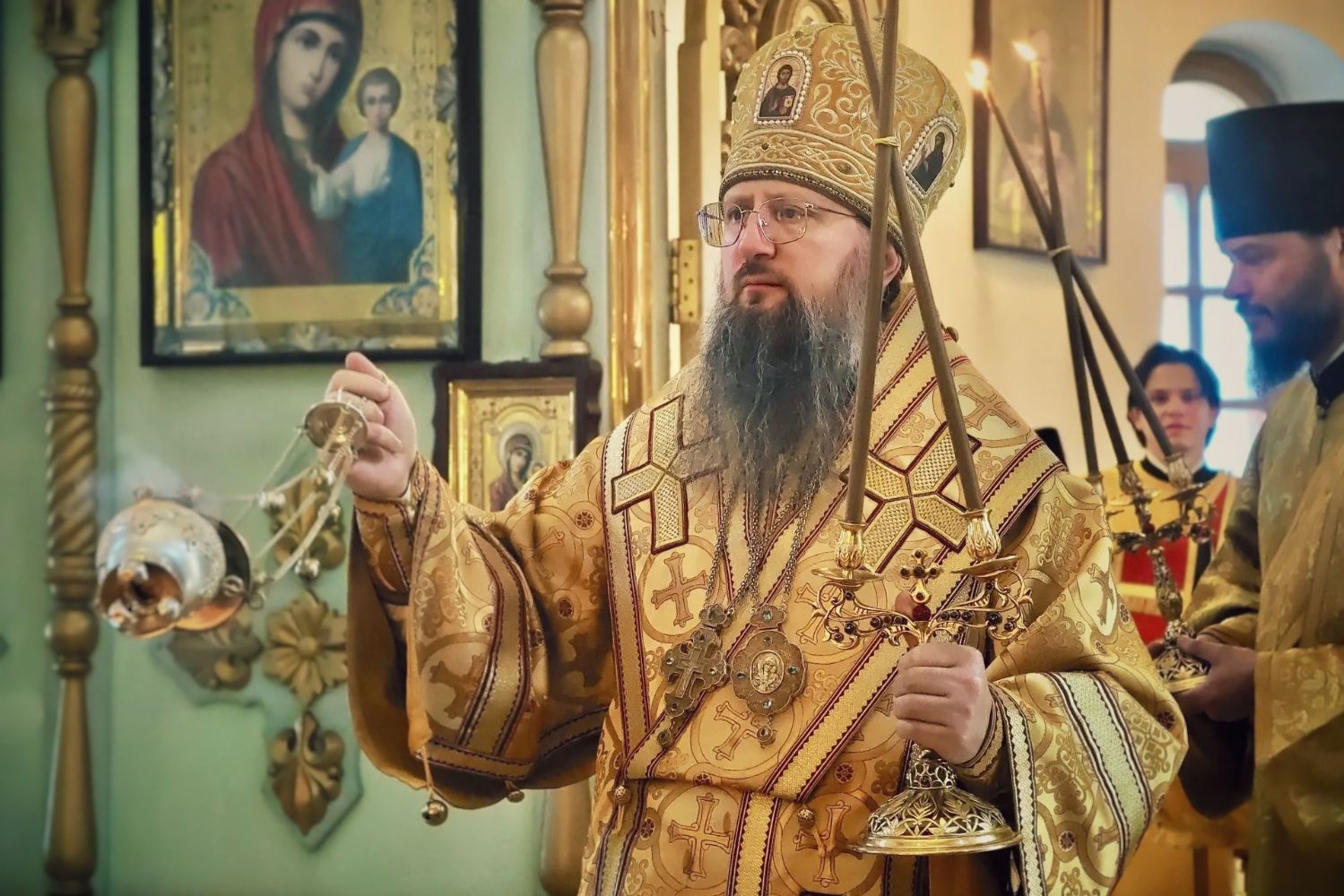 Литургию в храме поселка Кировский совершил глава митрополии
