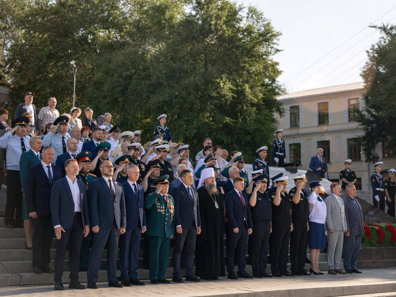 Правящий архиерей принял участие в митинге в честь 81-й годовщины окончания Второй Мировой войны