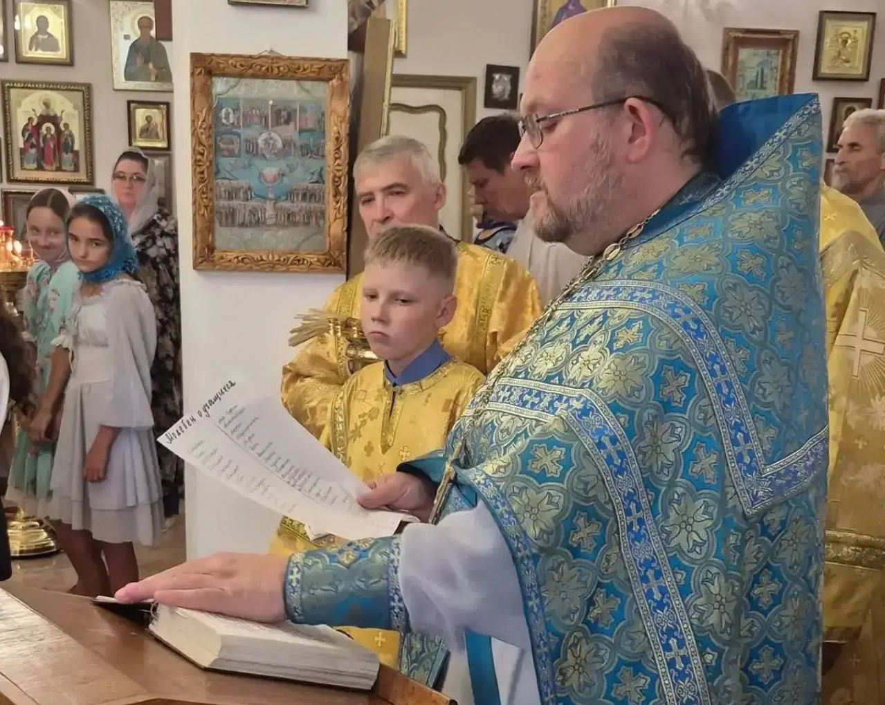 Молебен на начало учебного года прошёл в Храме святителя Николая в Большом Камне.